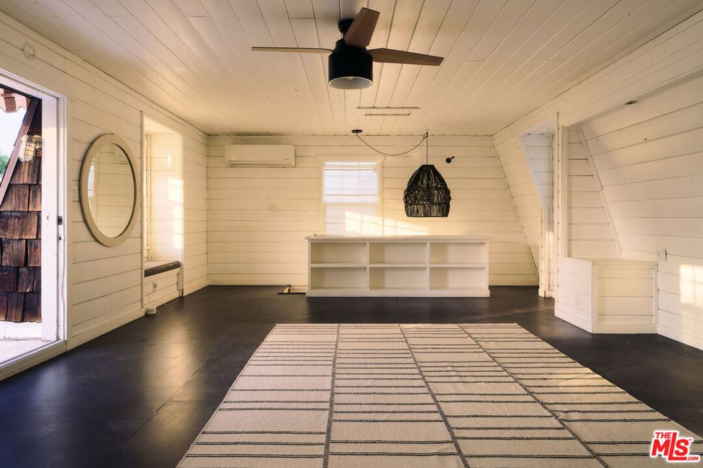 14321 Valerio Street