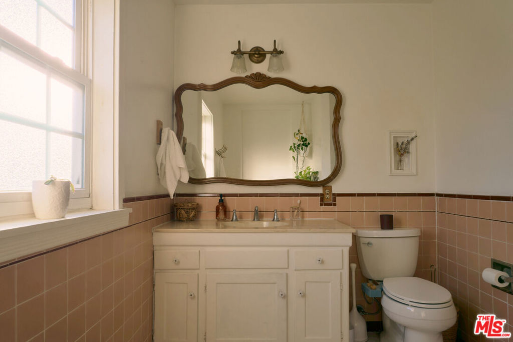 14321 Valerio Street