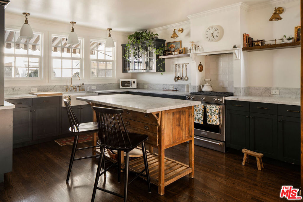 14321 Valerio Street