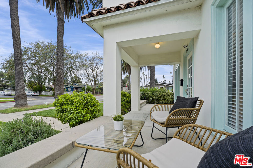 2043 W 41st Drive