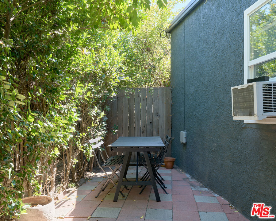 2715 Guirado Street