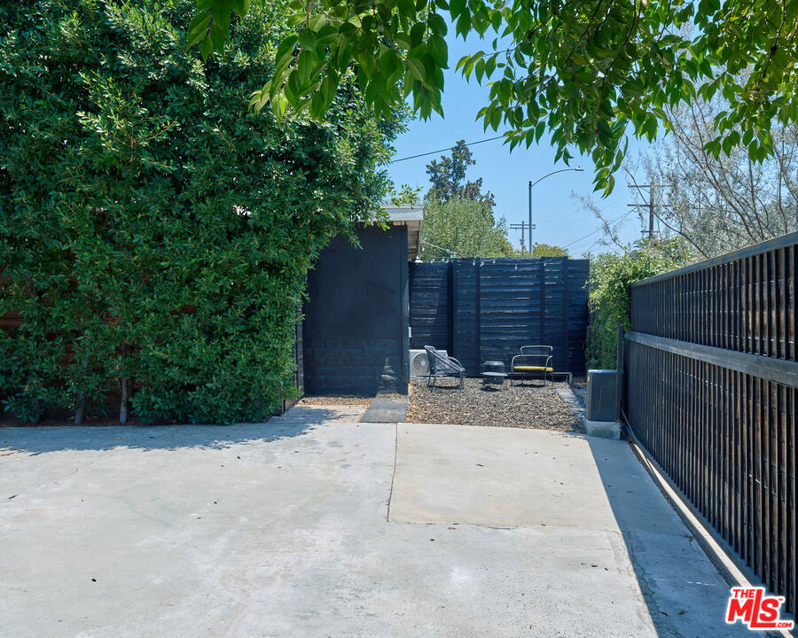 2715 Guirado Street