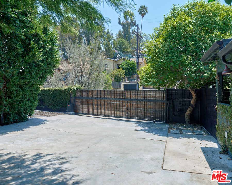 2715 Guirado Street