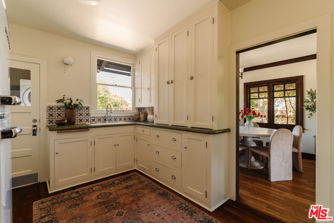201 N Avenue 52