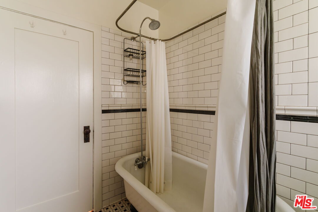 201 N Avenue 52
