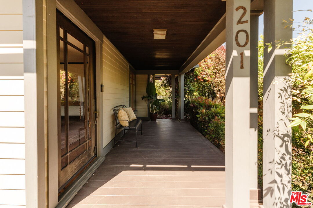 201 N Avenue 52