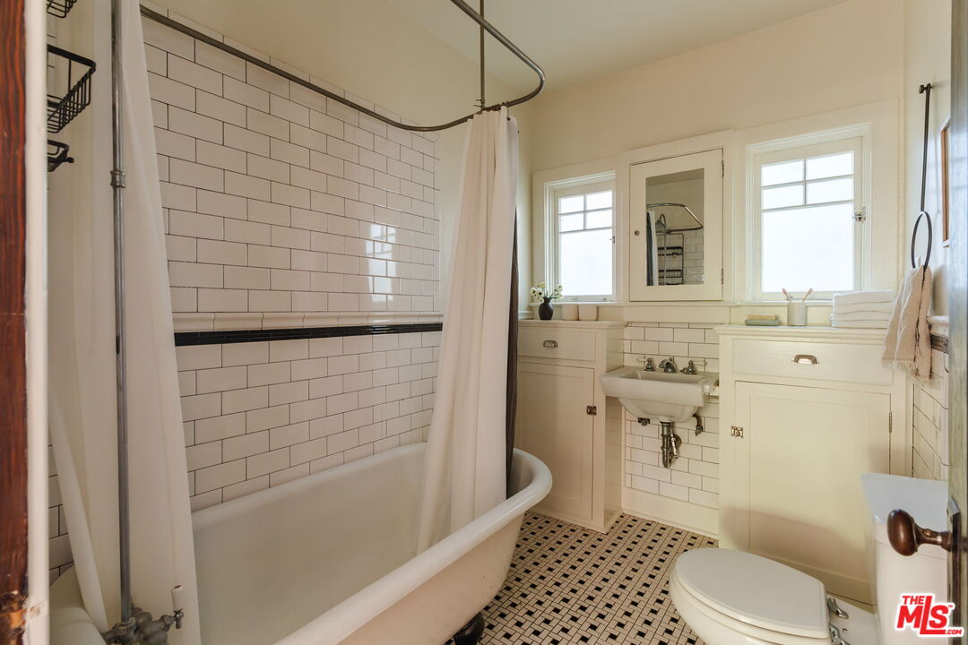 201 N Avenue 52