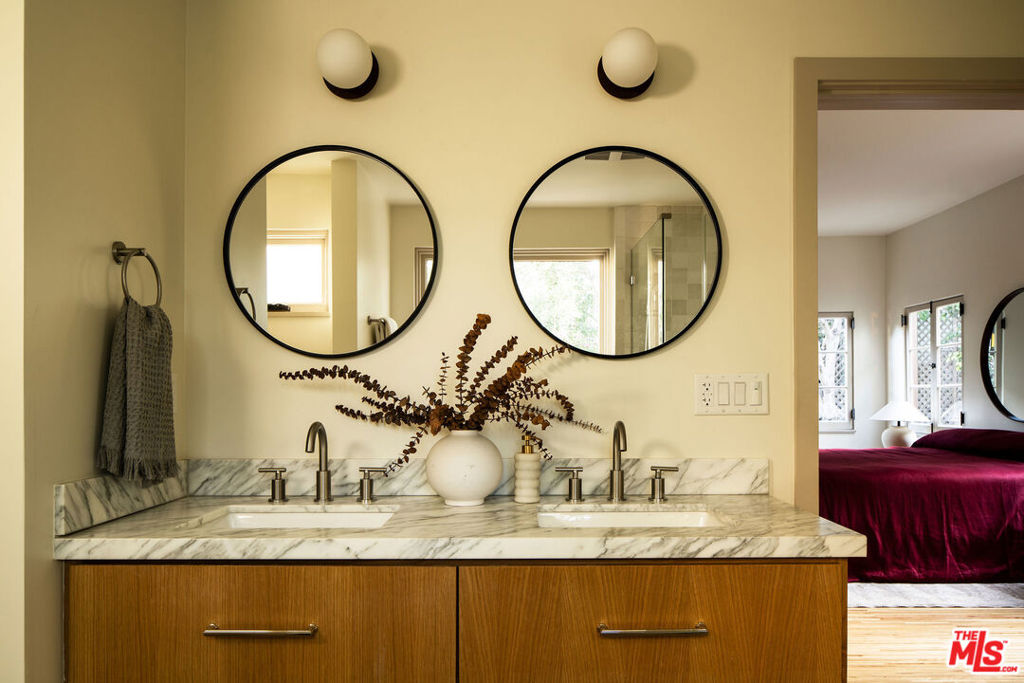 1825 Redesdale Avenue