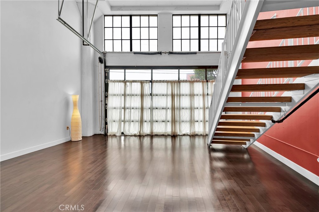 200 N San Fernando 119