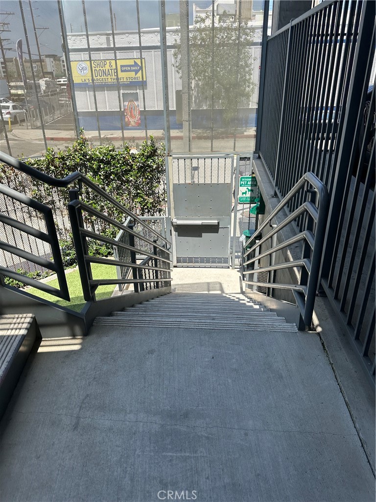 200 N San Fernando 119