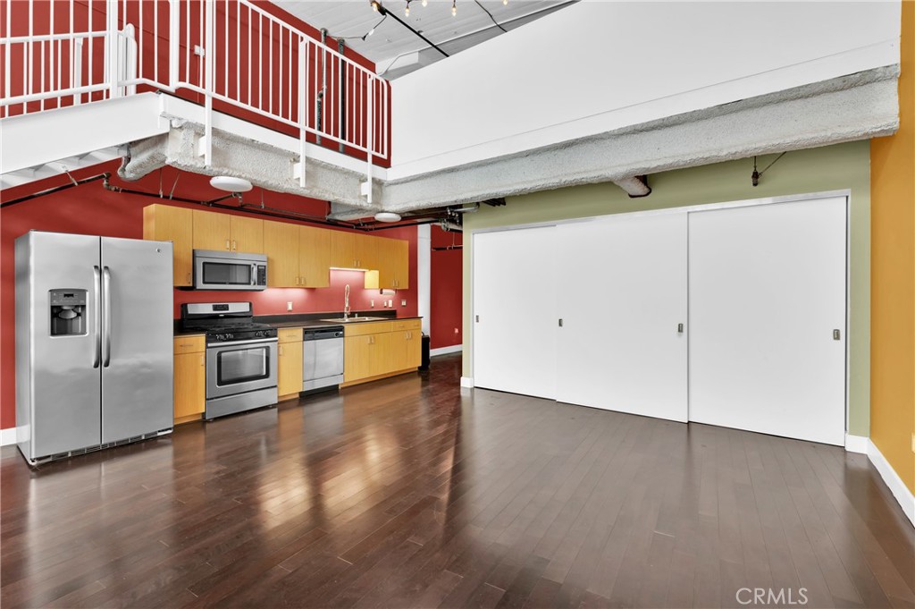 200 N San Fernando 119