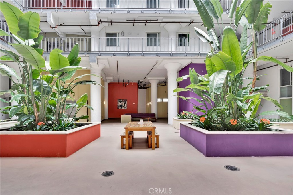 200 N San Fernando 119