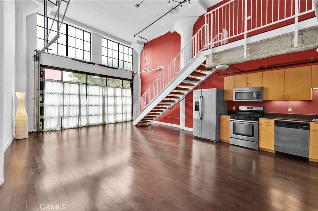 200 N San Fernando 119