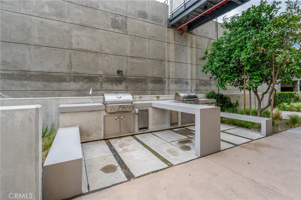 200 N San Fernando 119