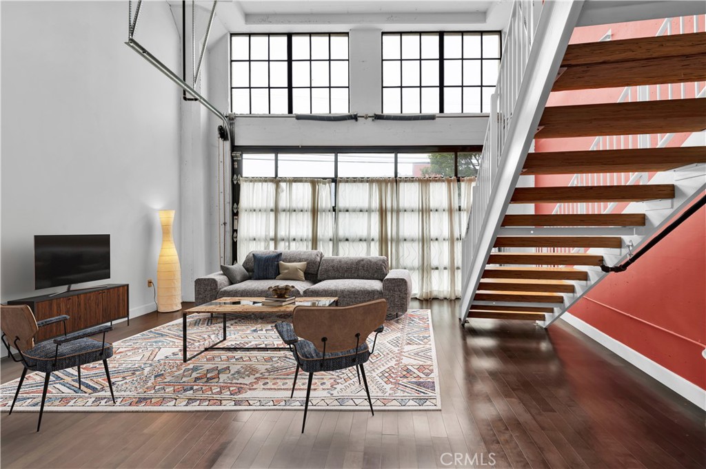 200 N San Fernando 119