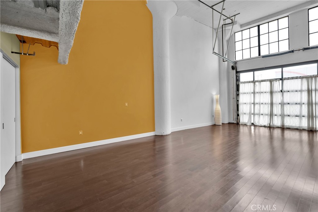 200 N San Fernando 119