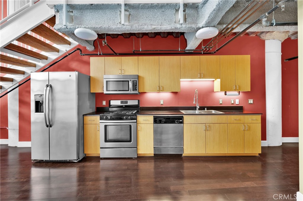 200 N San Fernando 119