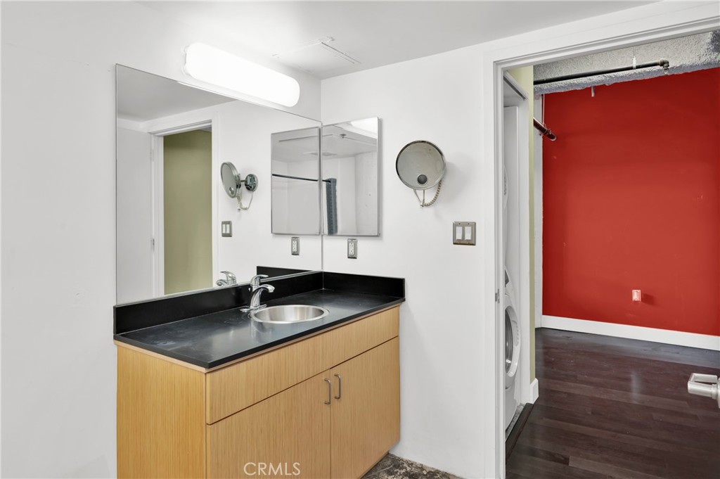 200 N San Fernando 119