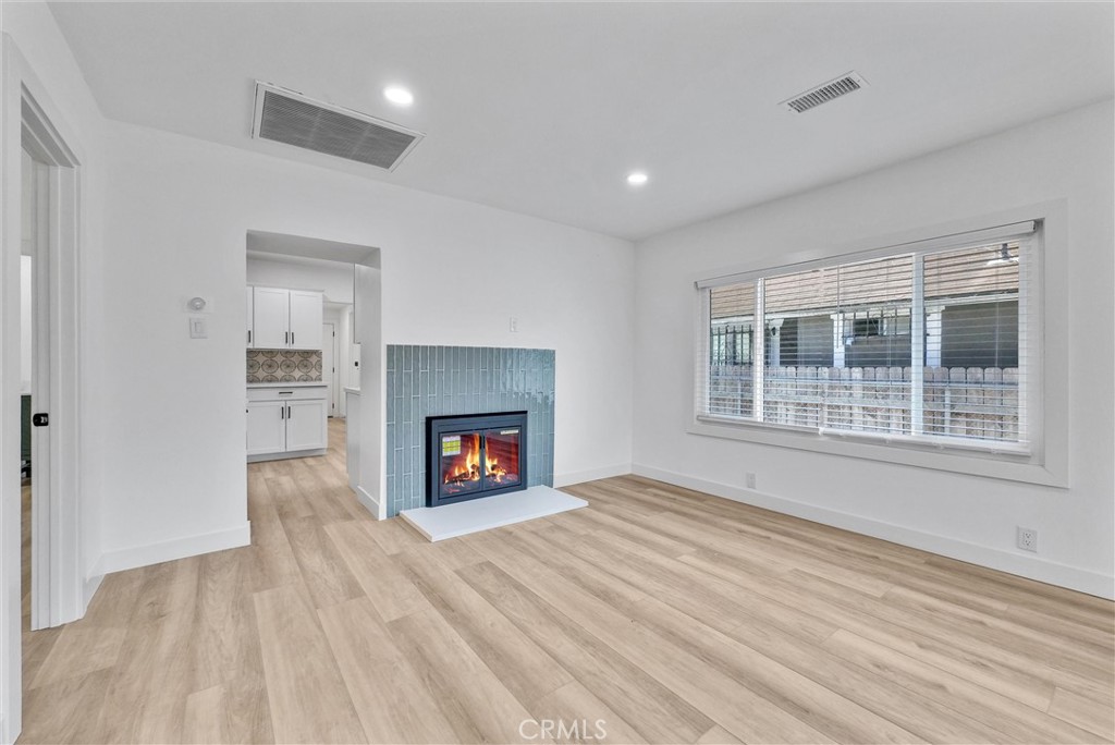 4412 S Gramercy Place