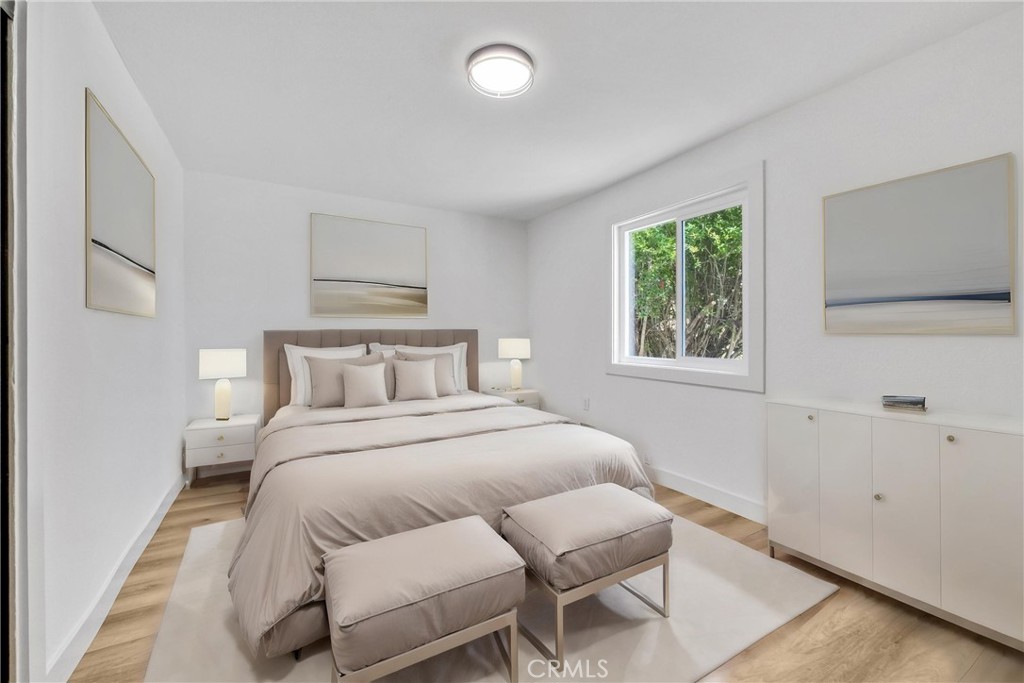 4412 S Gramercy Place