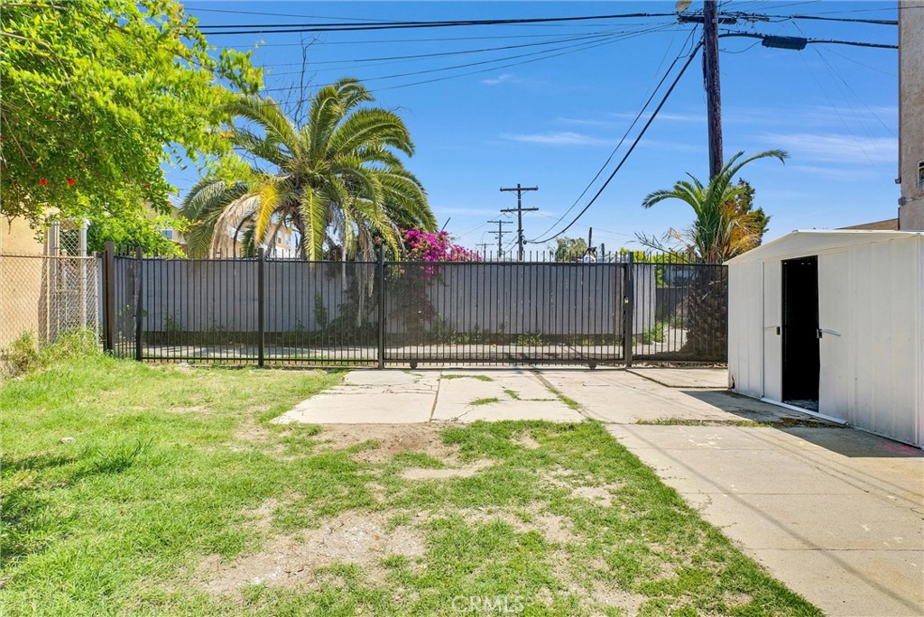 4412 S Gramercy Place