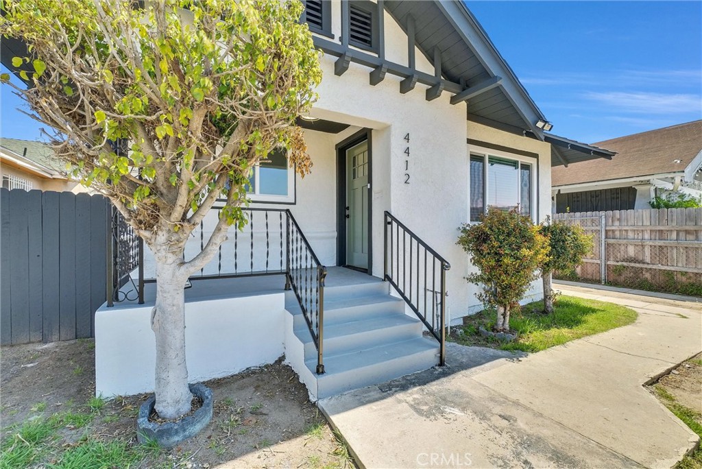 4412 S Gramercy Place