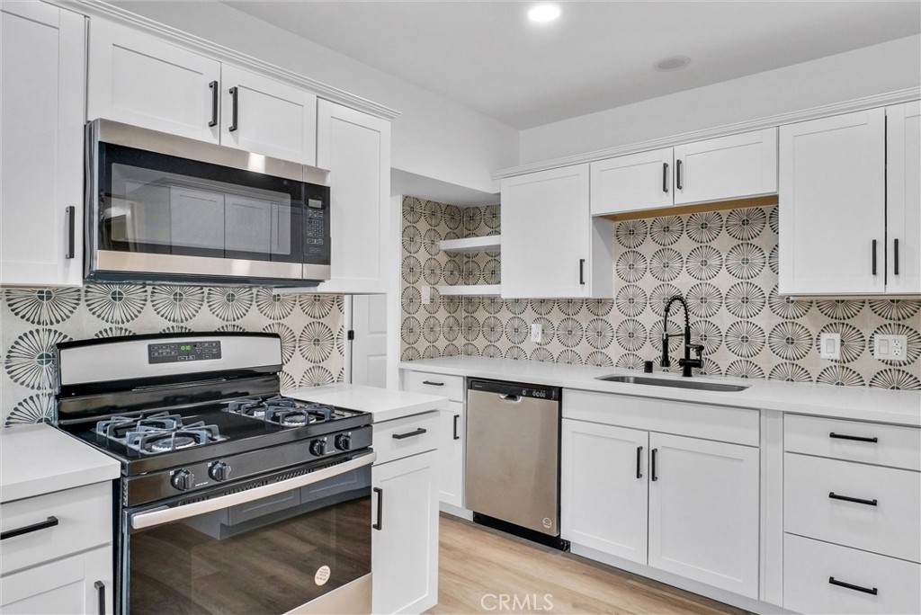 4412 S Gramercy Place