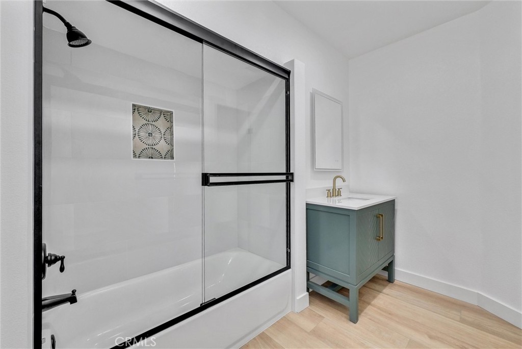 4412 S Gramercy Place