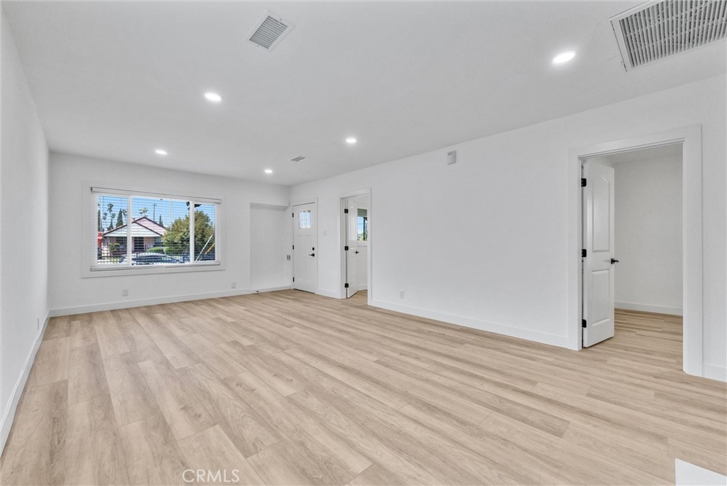 4412 S Gramercy Place