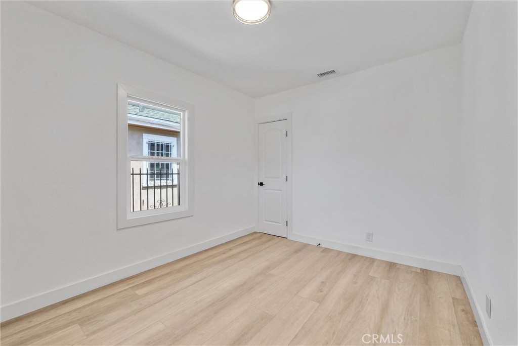 4412 S Gramercy Place