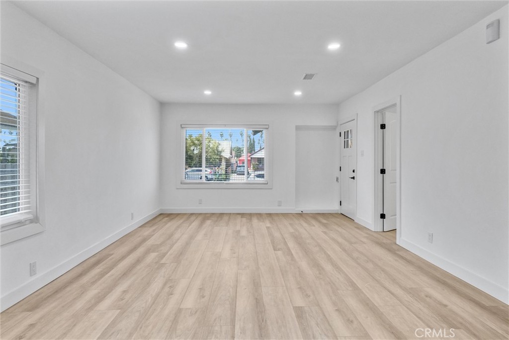 4412 S Gramercy Place