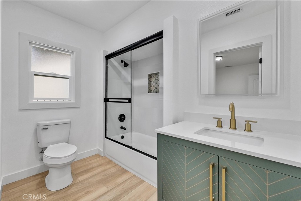 4412 S Gramercy Place