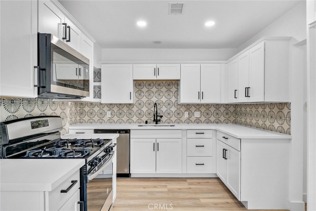 4412 S Gramercy Place