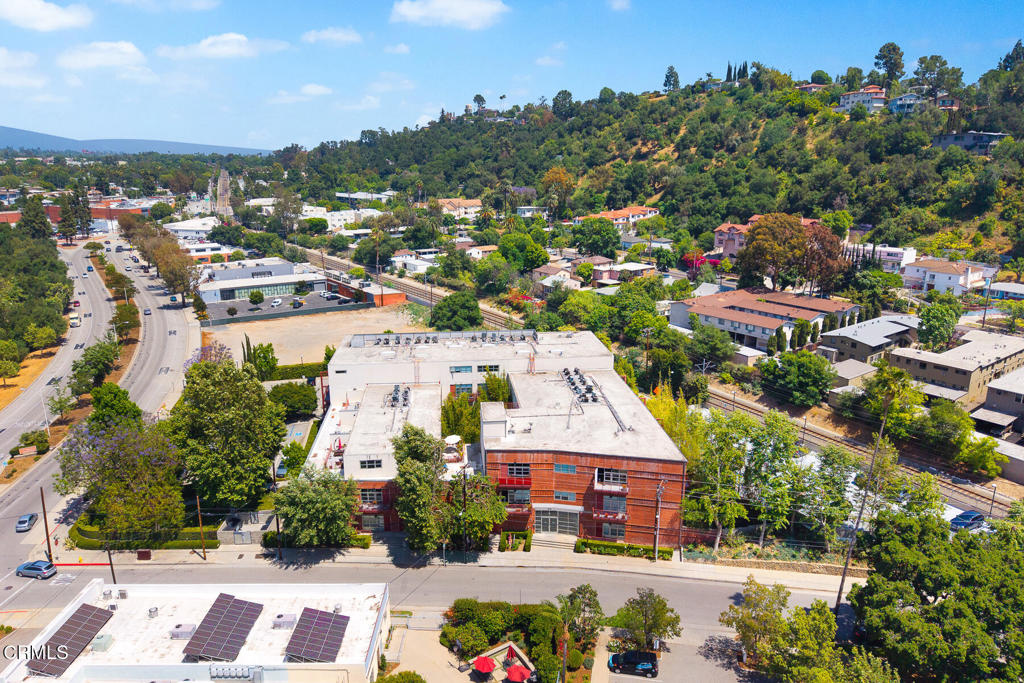 1010 Sycamore Avenue 213