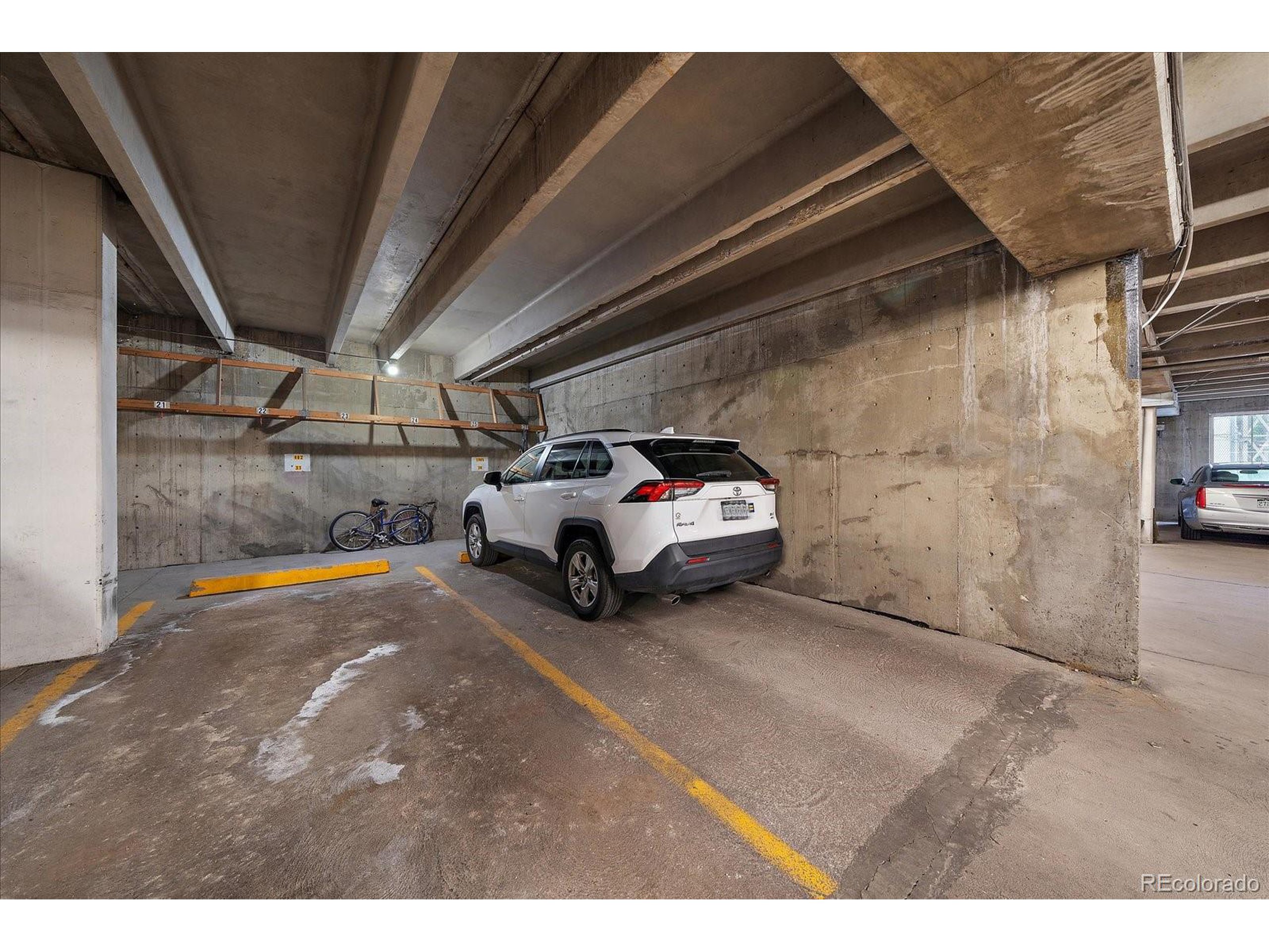 1313 N Williams St 1405