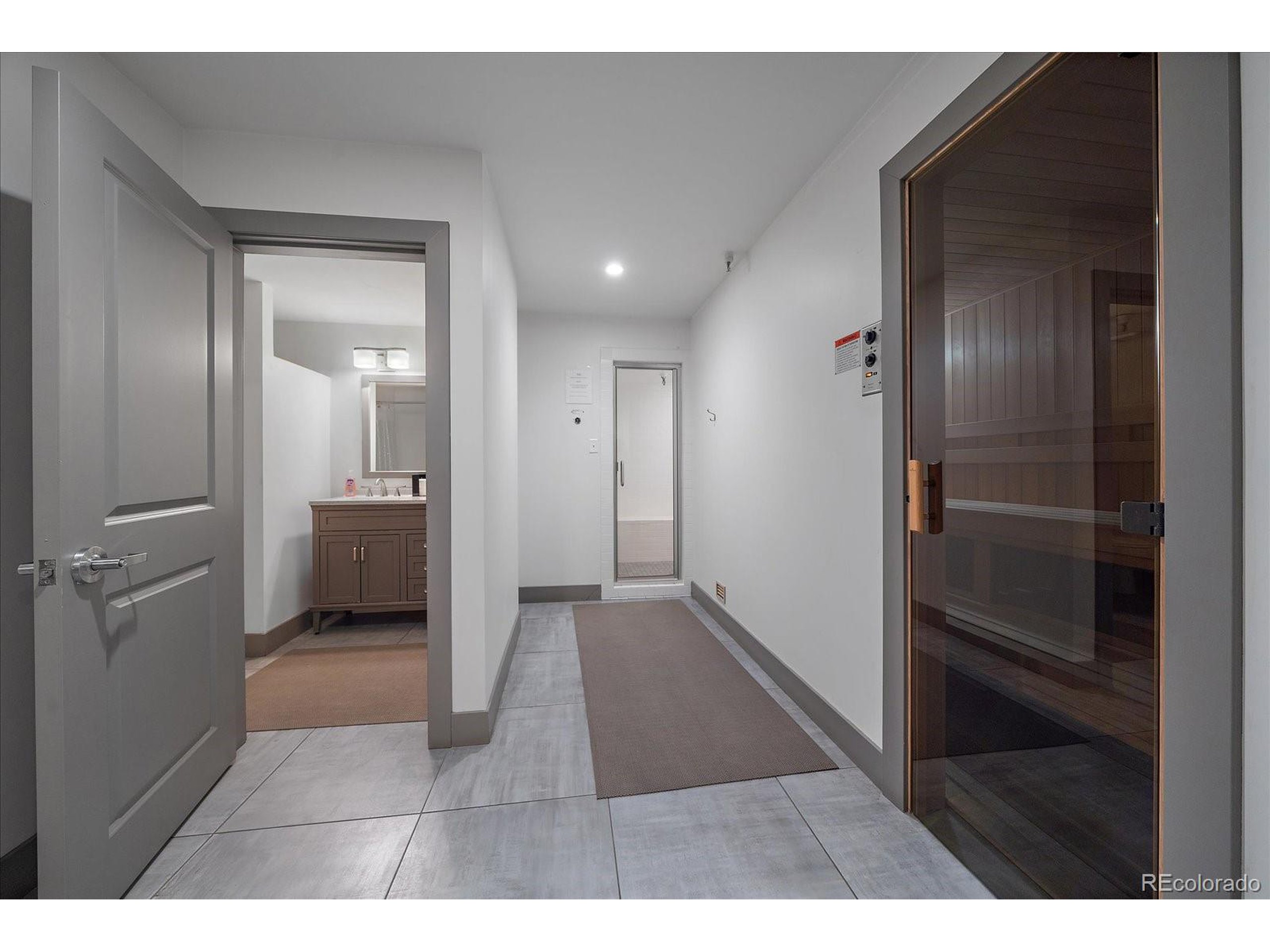 1313 N Williams St 1405