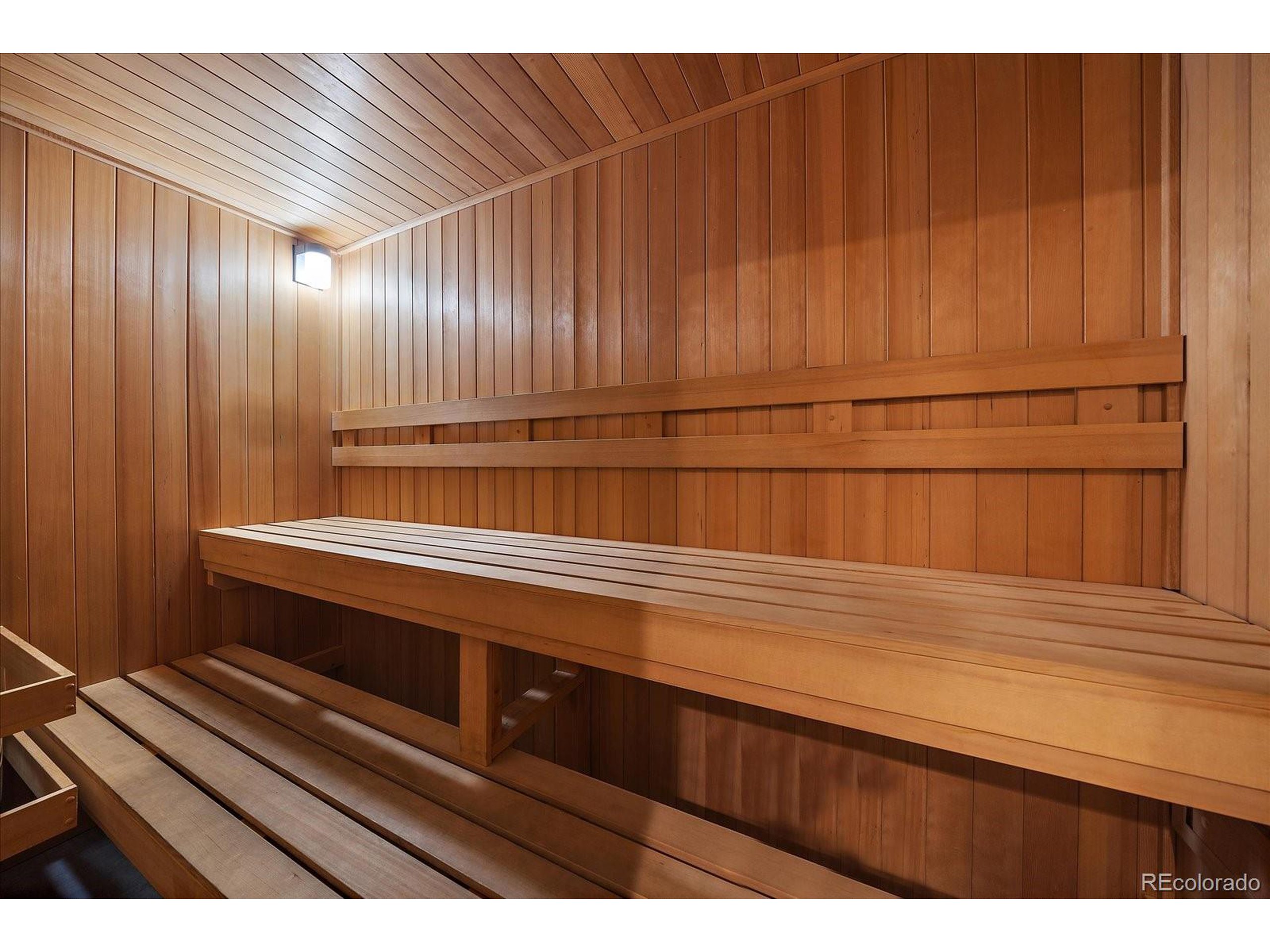 1313 N Williams St 1405