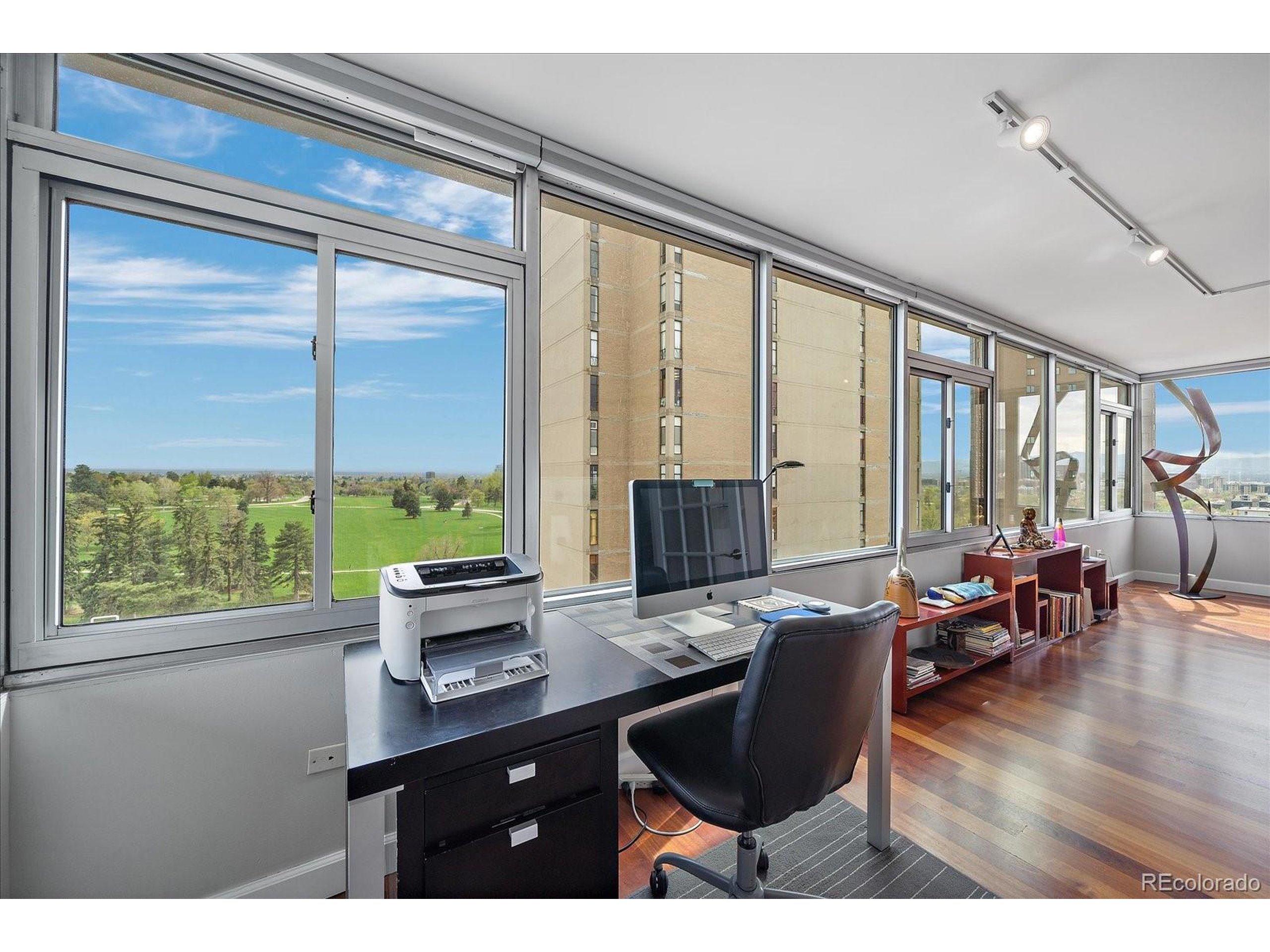 1313 N Williams St 1405