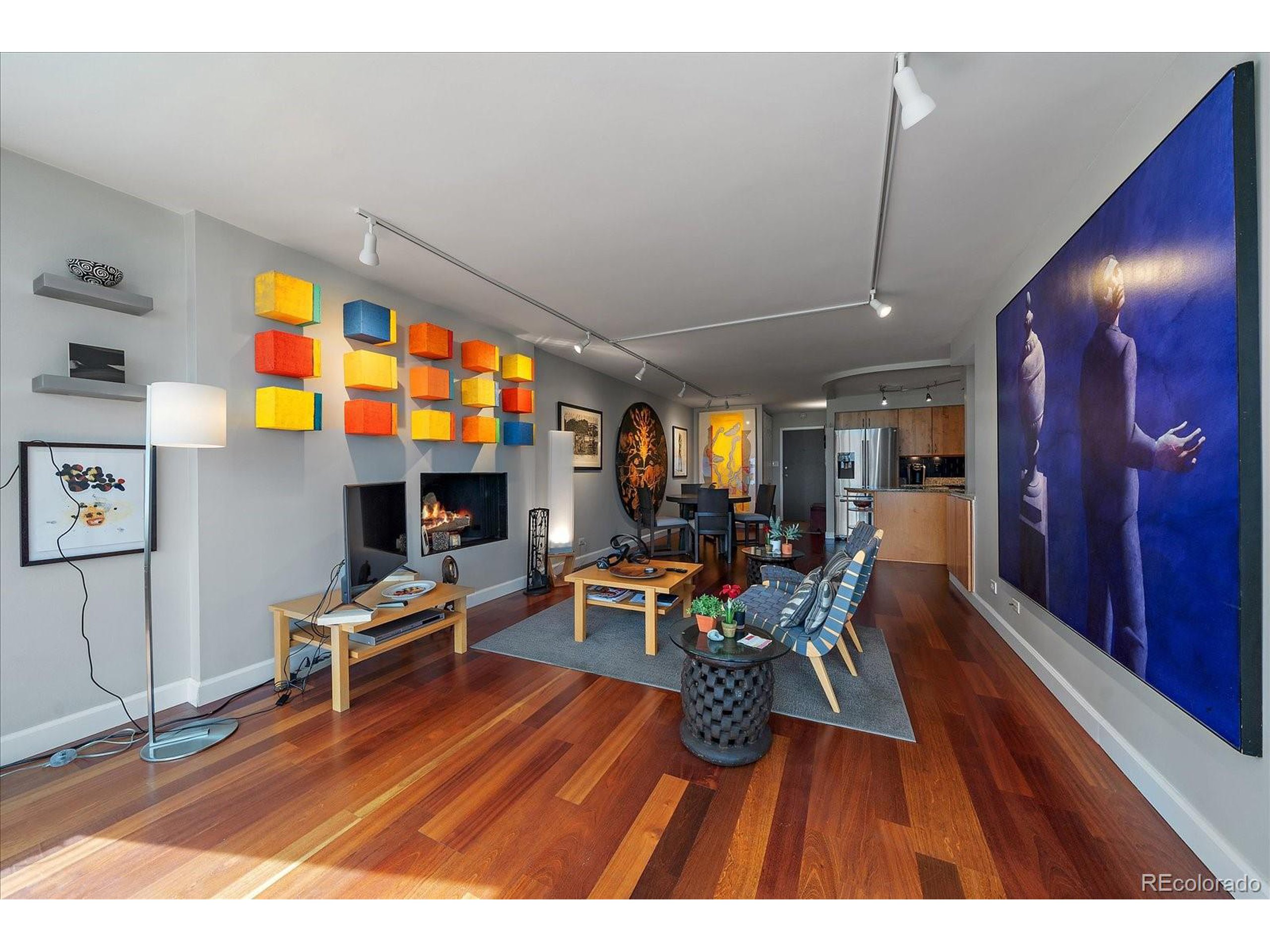 1313 N Williams St 1405