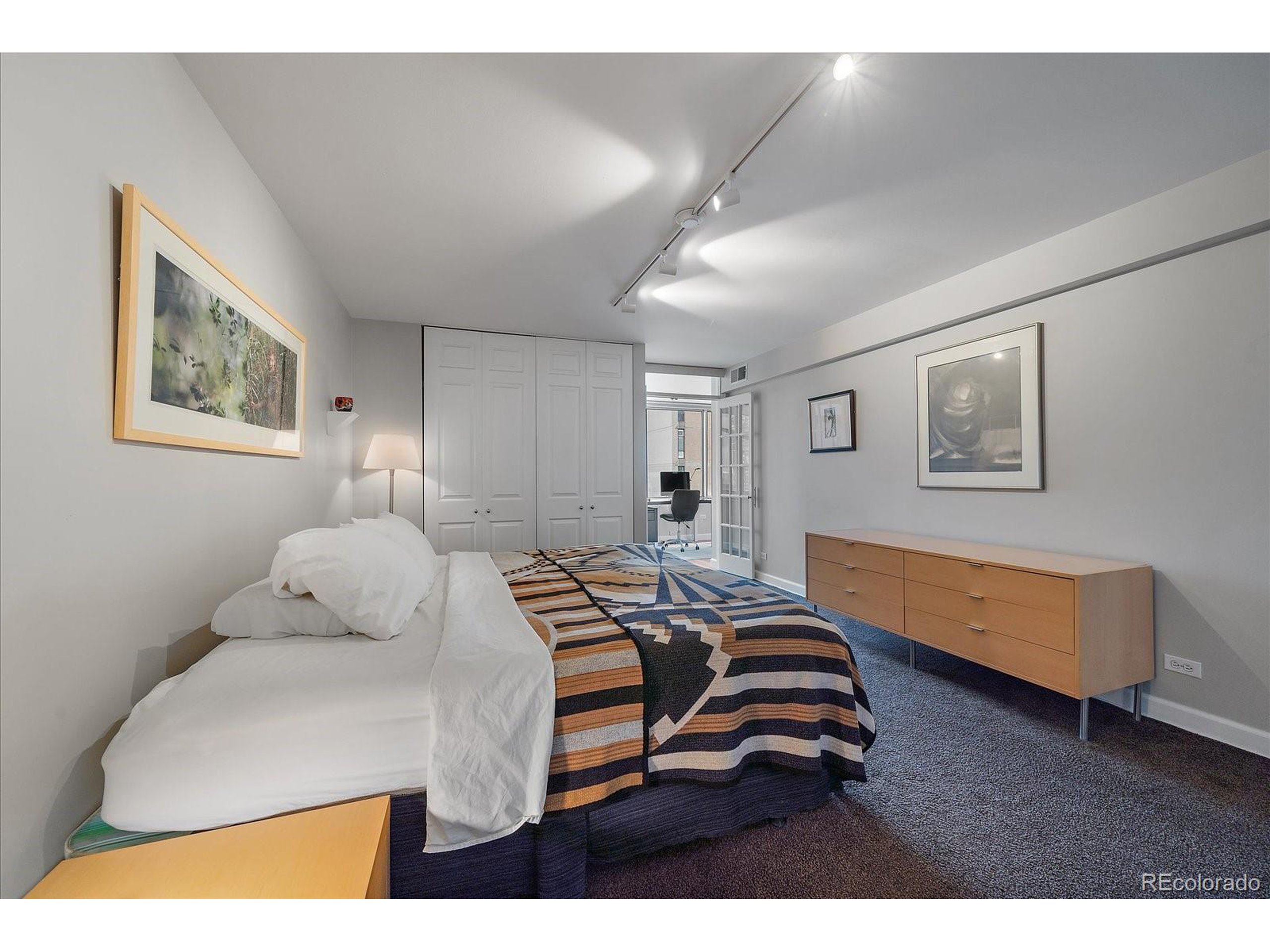 1313 N Williams St 1405