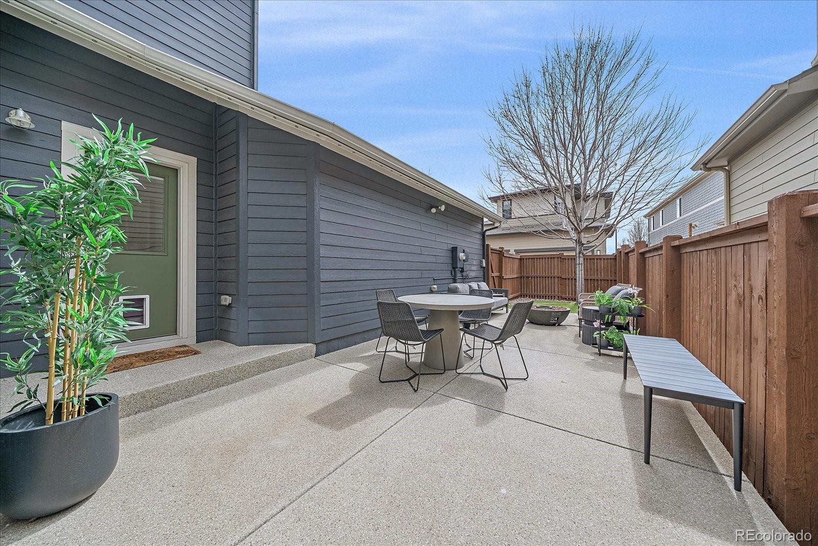 8758 E 54th Place