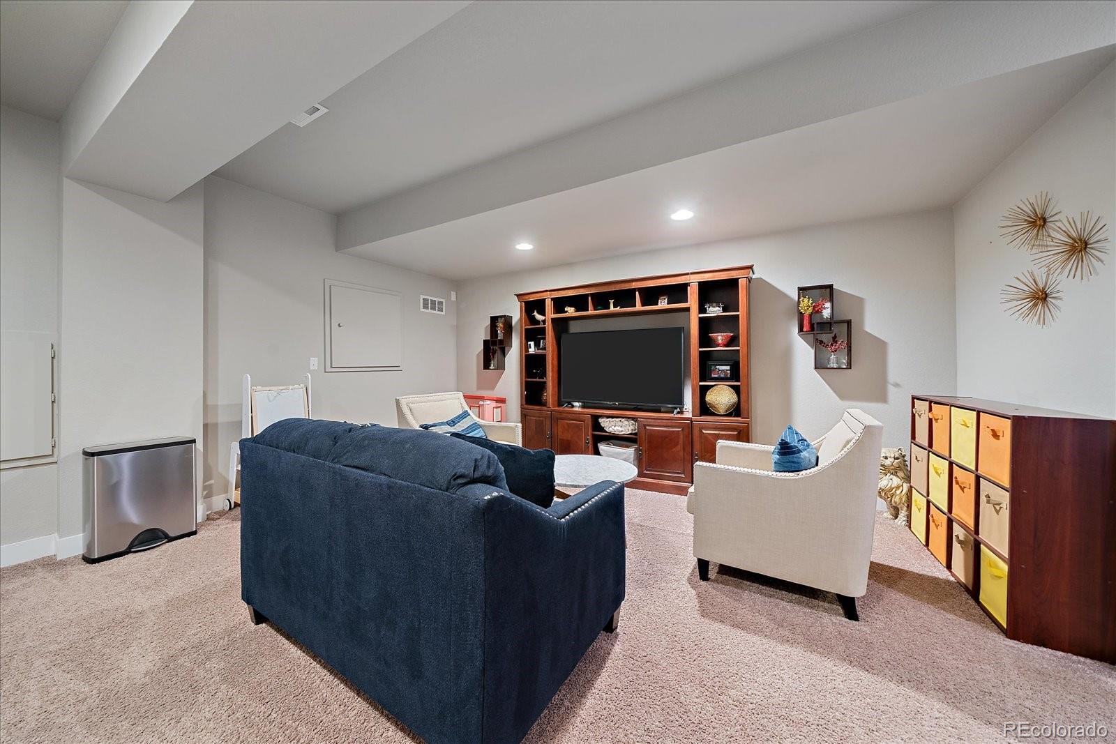 8758 E 54th Place