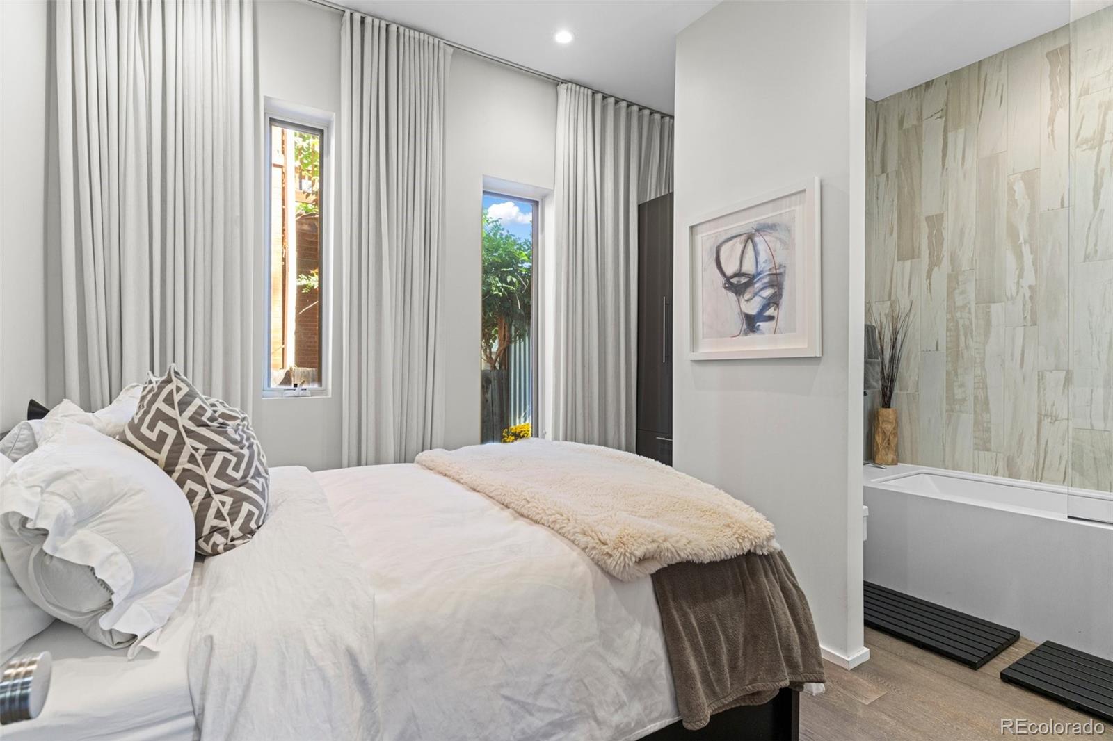 2242 N Emerson Street