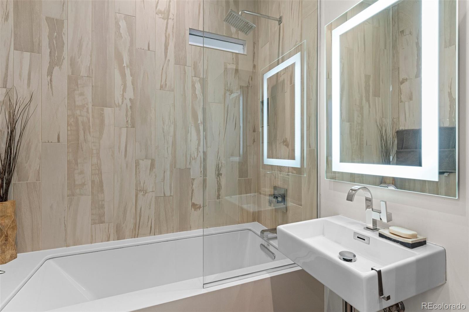 2242 N Emerson Street