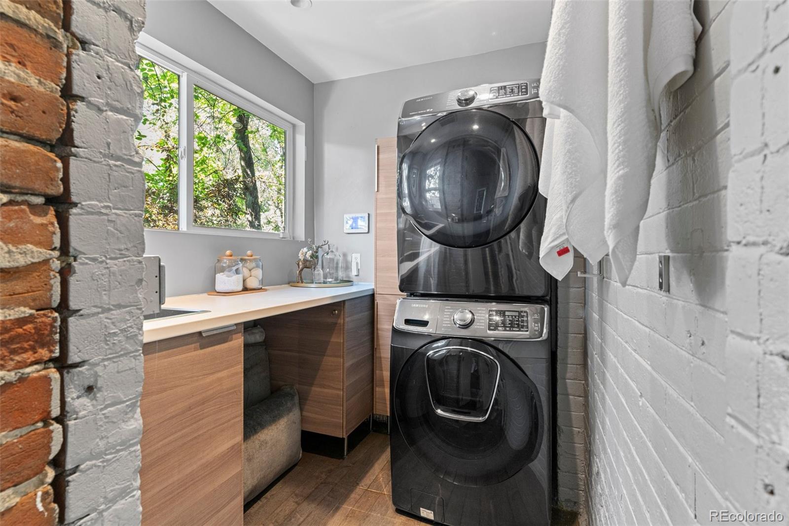 2242 N Emerson Street