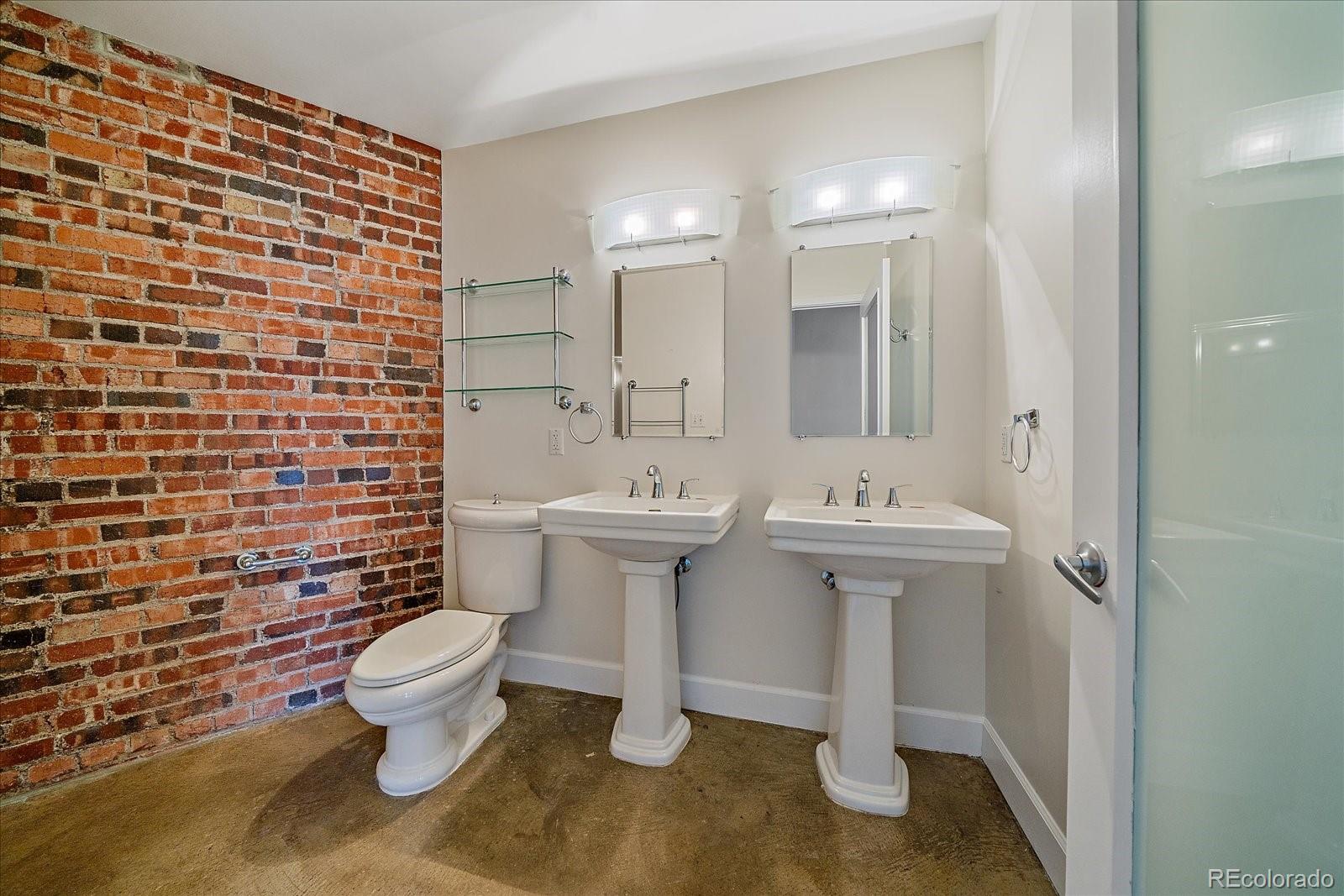 2500 Walnut Street Unit: 202
