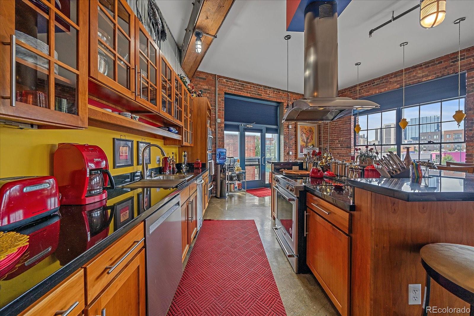 2500 Walnut Street Unit: 202