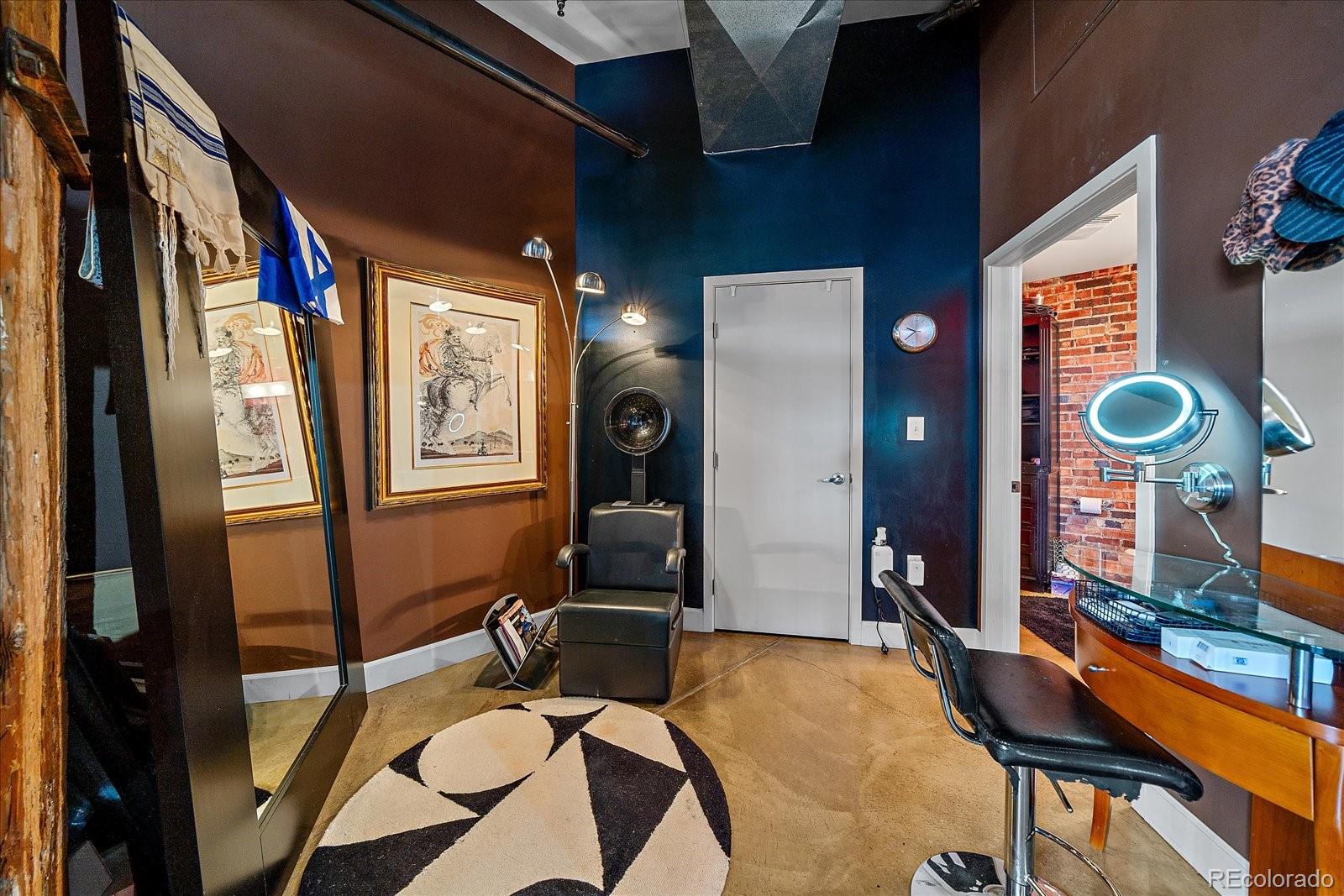 2500 Walnut Street Unit: 202