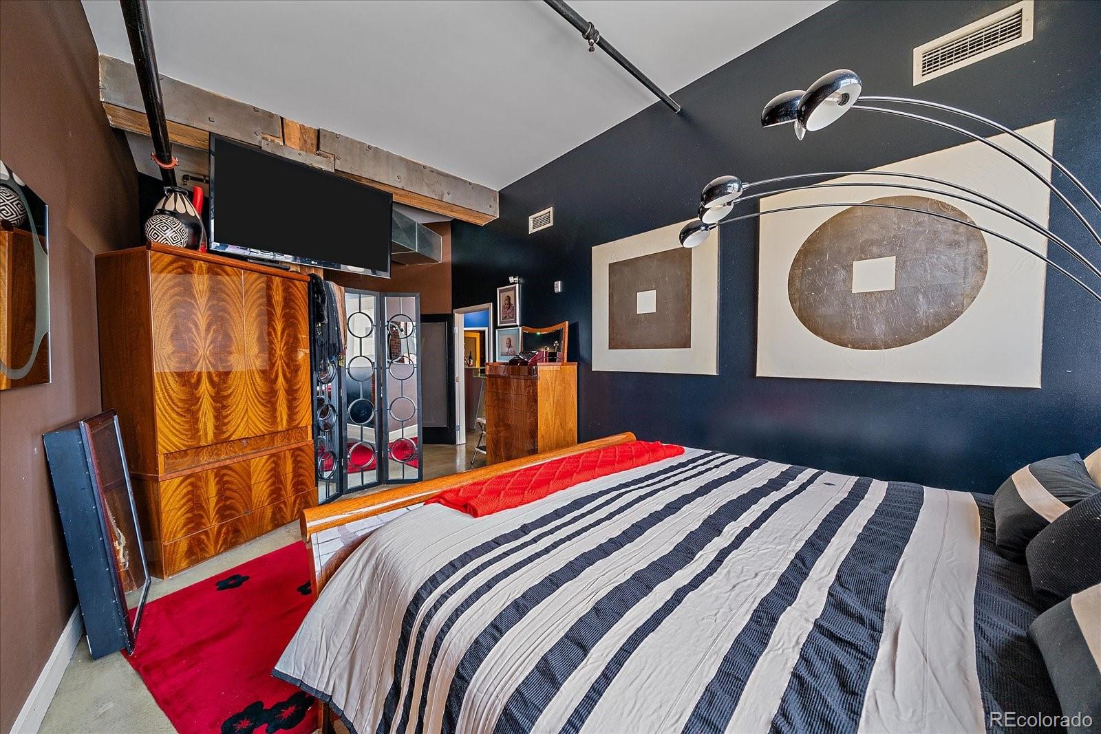 2500 Walnut Street Unit: 202