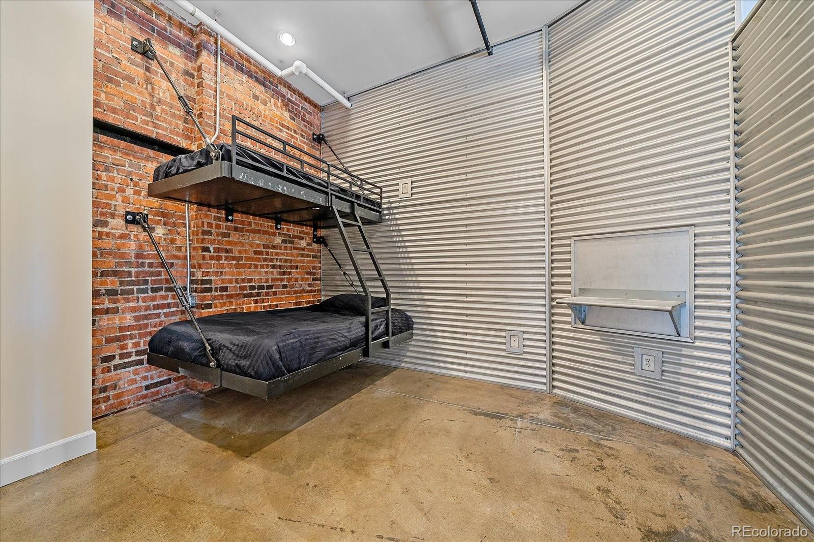 2500 Walnut Street Unit: 202
